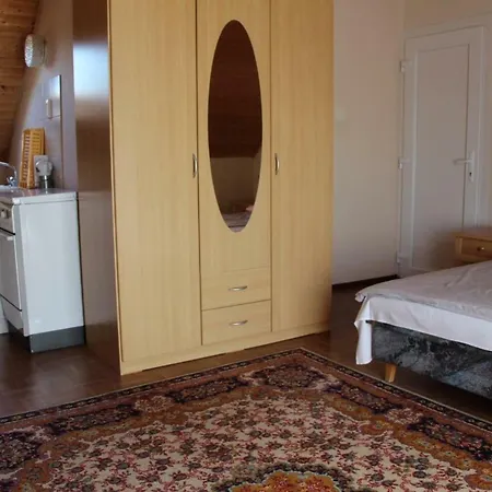 One-bedroom In I